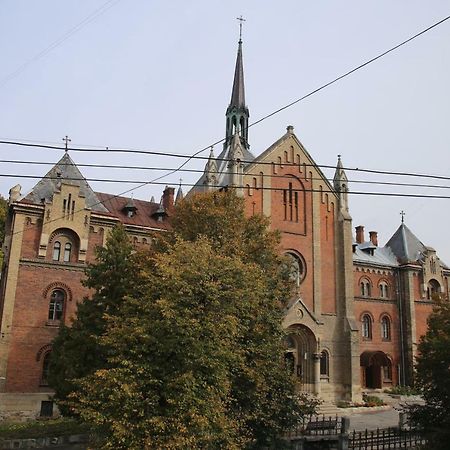 Galllery Lviv Eksteriør bilde